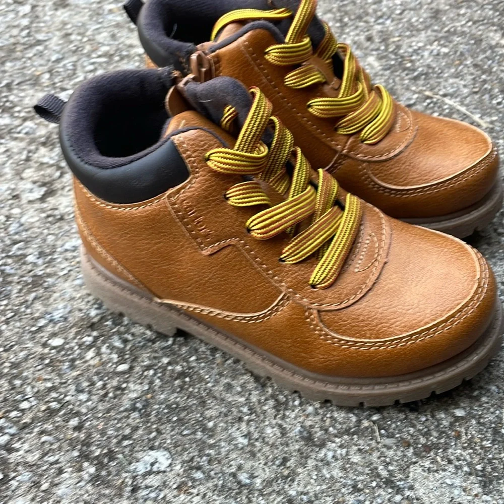 NWOT Carter’s Boston Boys Hiking Boots Brown Toddler Size 11M